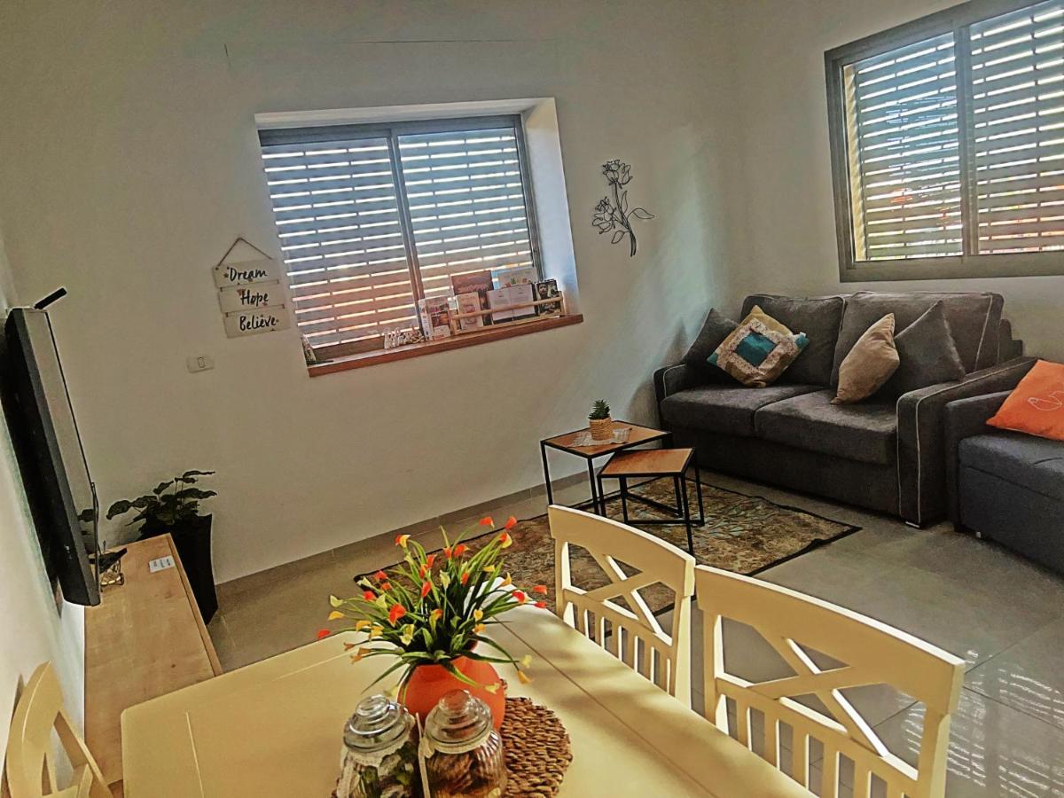 הפינה של טלי בנהריה - אירוח וספא בריאות מחומם Apartment Luaran gambar